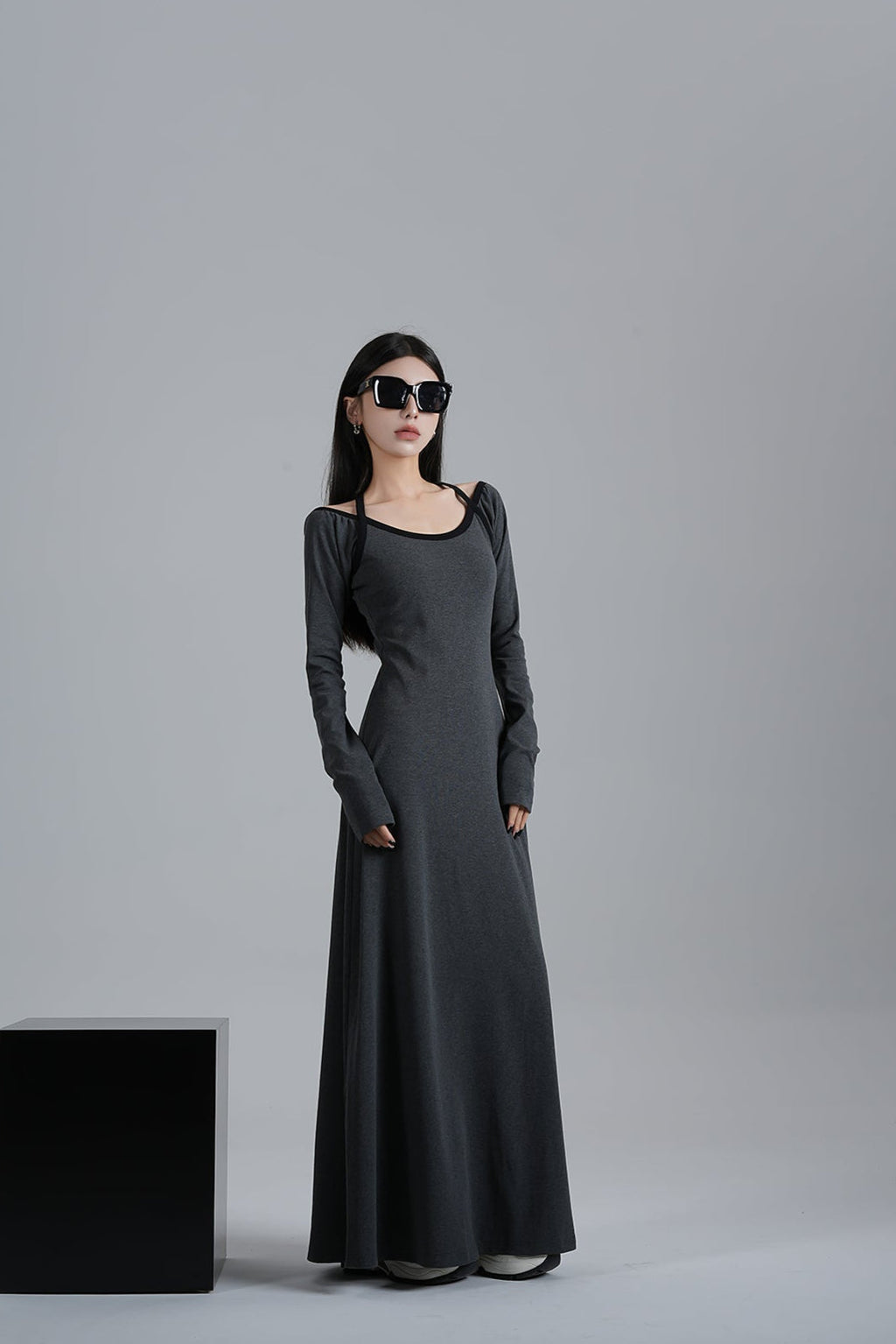 Cold Shoulder Long Sleeve Contrast Trim Maxi Dress
