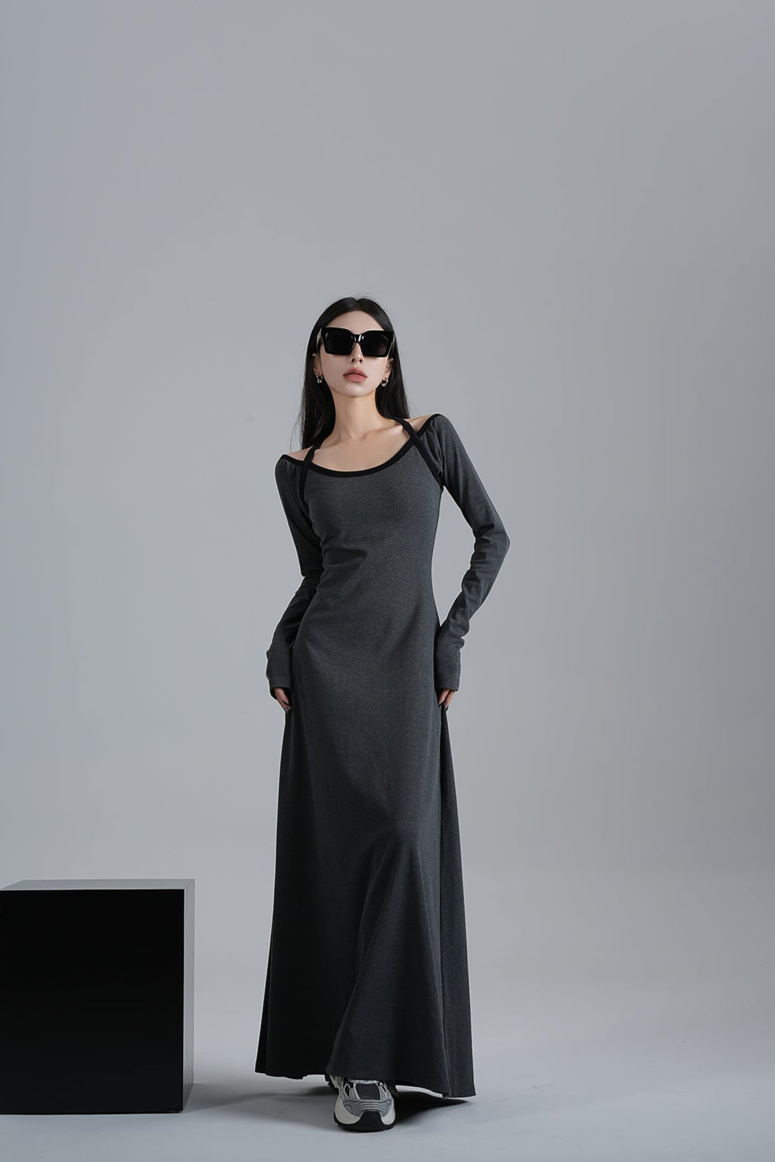 Cold Shoulder Long Sleeve Contrast Trim Maxi Dress